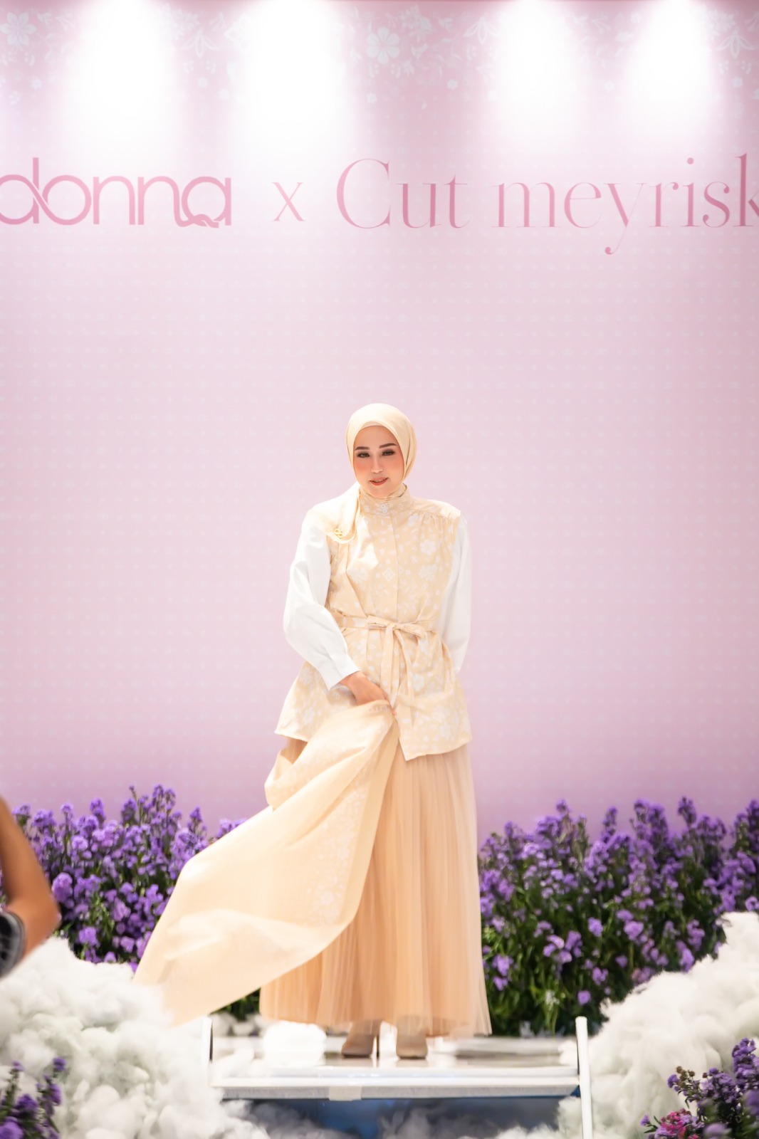 Donna Prive Bersama CutMeyriska Tampilkan Koleksi Elegan Terinspirasi dari Filosofi Bunga (foto:Istimewa)