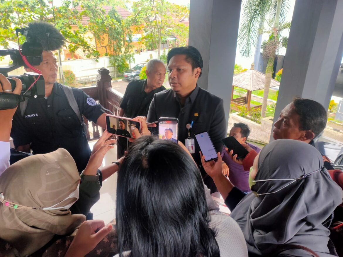 Sekdaprov Kalsel Roy Rizali Anwar.(foto : sophan/brt)