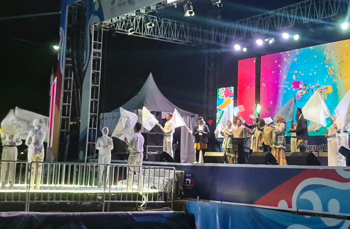 Pembukaan Banjarmasin Sasirangan Festival ke 7 di Siring Kota Banjarmasin.