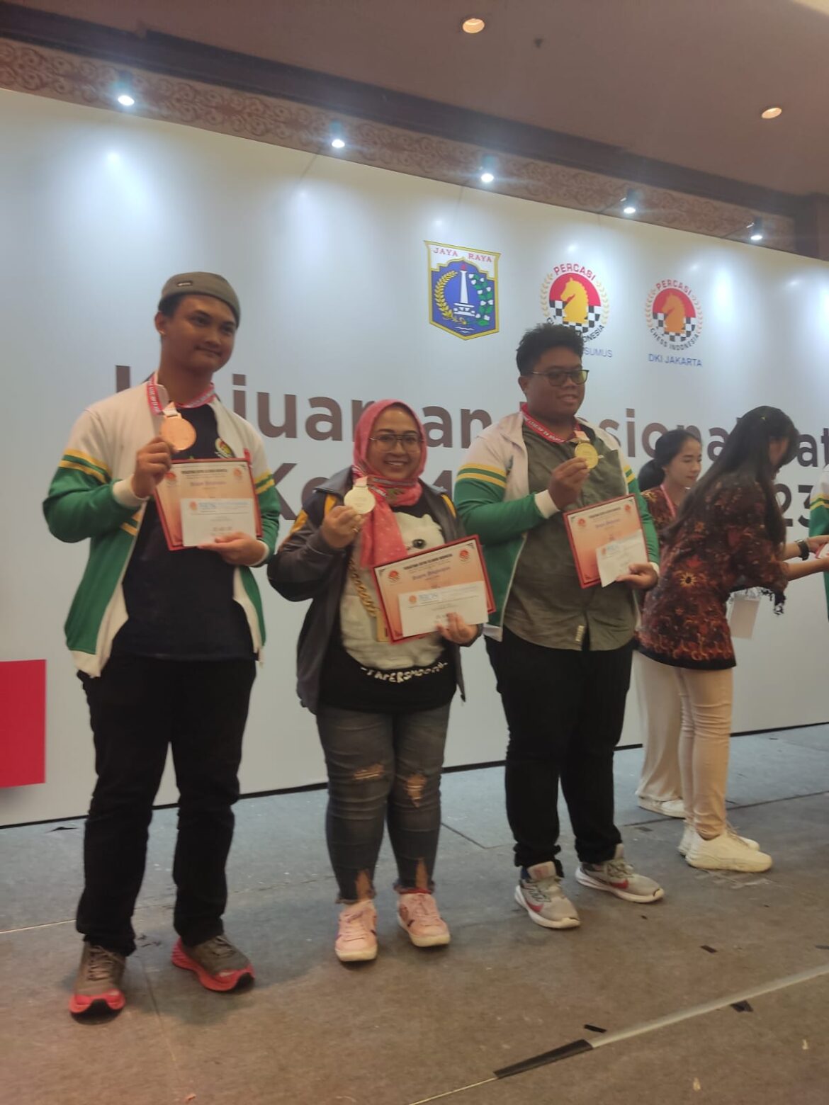 Pecatur putri Kalsel, Norasya Verdiana yang meraih medali perak (Kejurnas) Catur XXXXIX 2023 yang berlangsung 13 sampai 20 Maret di JIE Expo Kemayoran, Jakarta. (foto: ist/brt)
