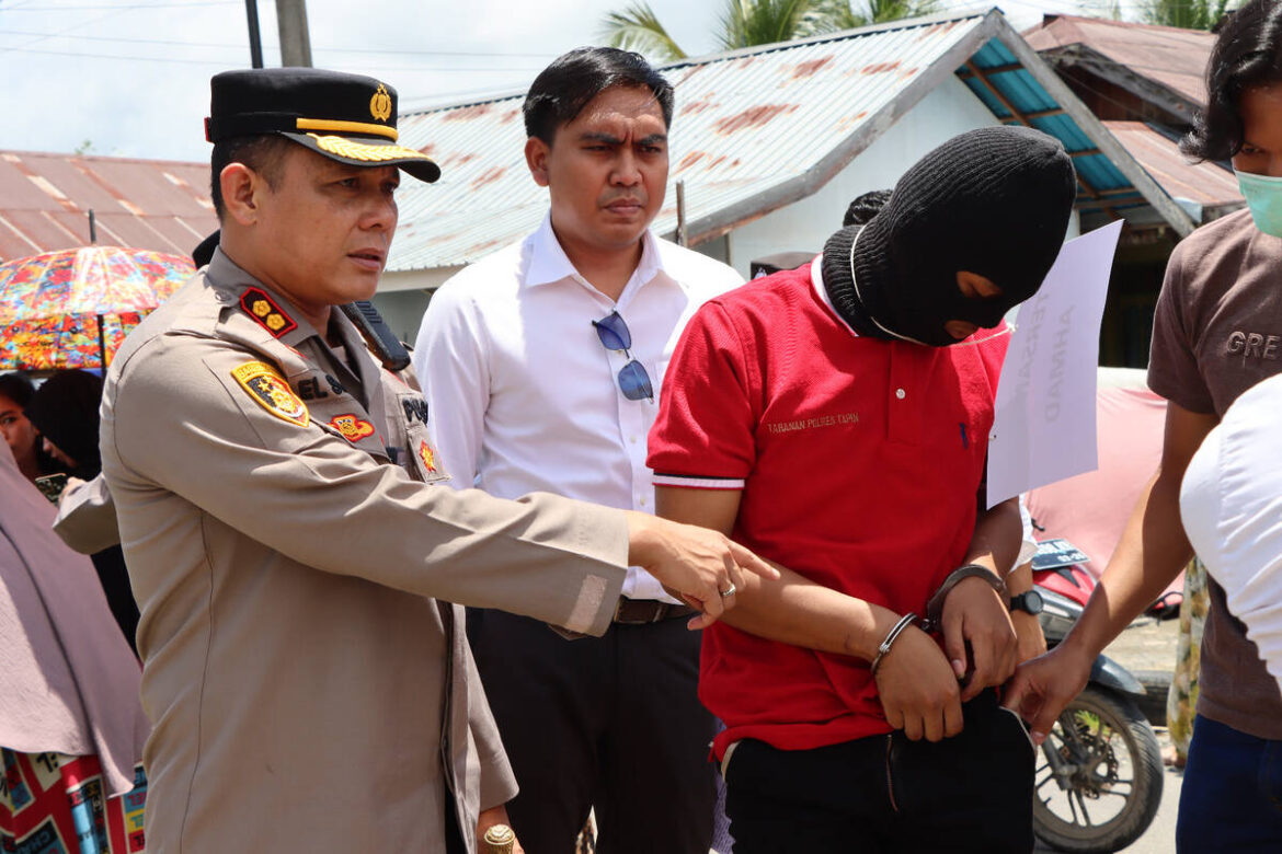 Kapolres Tapin AKBP Ernesto Saiser gelar  konferensi pers sekaligus memimpin pra rekonstruksi (foto istimewa )