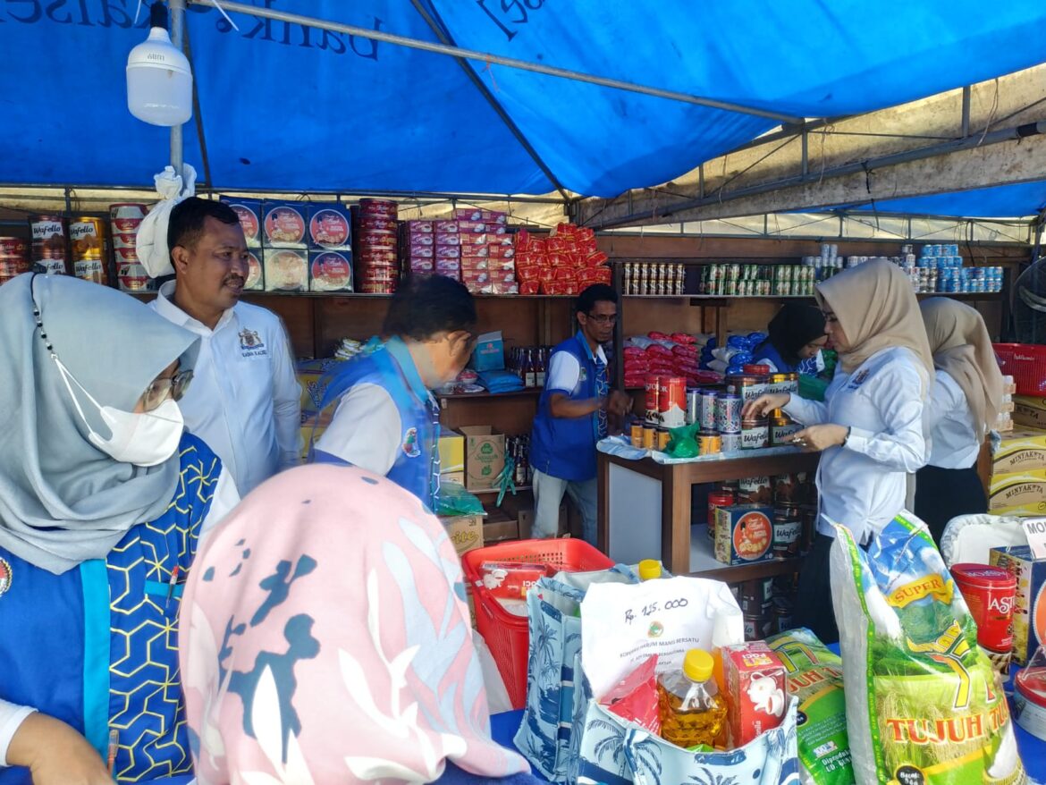 Stan Koperasi Harum Manis Bersatu di Pasar Murah Ramadan di Tugu Nol Kilometer Banjarmasin