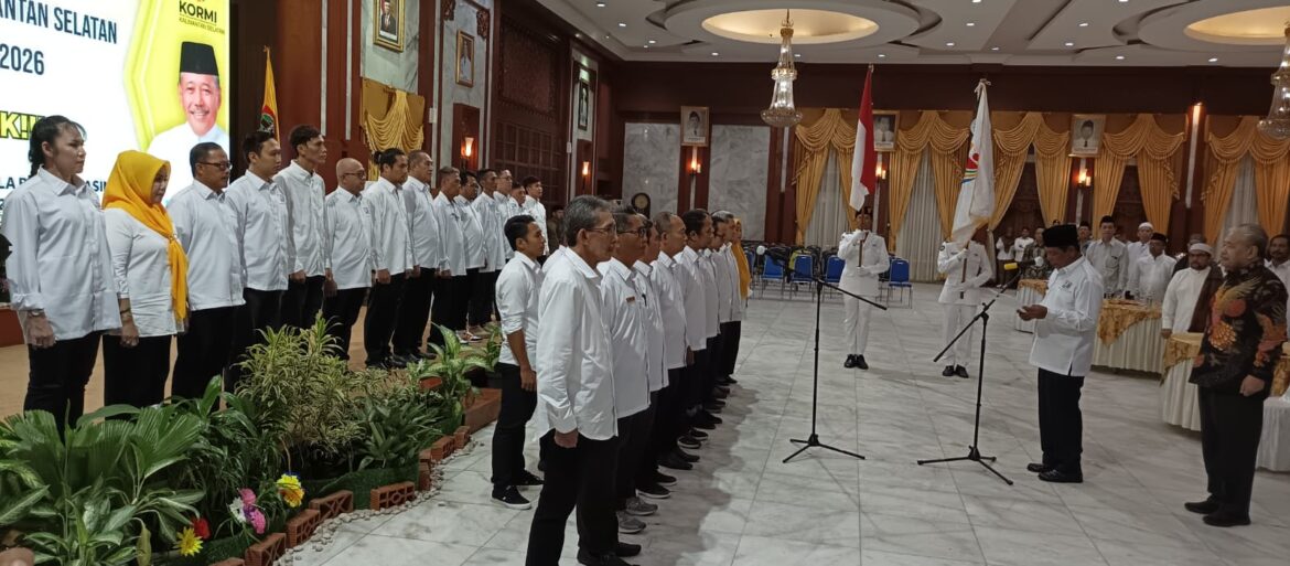 Sesi pelantikan pengurus KORMI Kalsel yang dilakukan Gubernur Kalsel H H Sahbirin Noor dan disaksikan langsung Ketua Umum KORMI Pusat, Haryono Isman, Senin (17/4/2023) dinihari di Mahligai Pancasilan Banjarmasin. (foto: Tolah/brt)