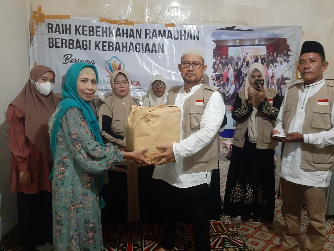 Ikamatsaka salurkan bantuan kepada Yayasan Anak Bangsa Mandiri Banua di Banjarmasin, Sabtu (8/4/2023).