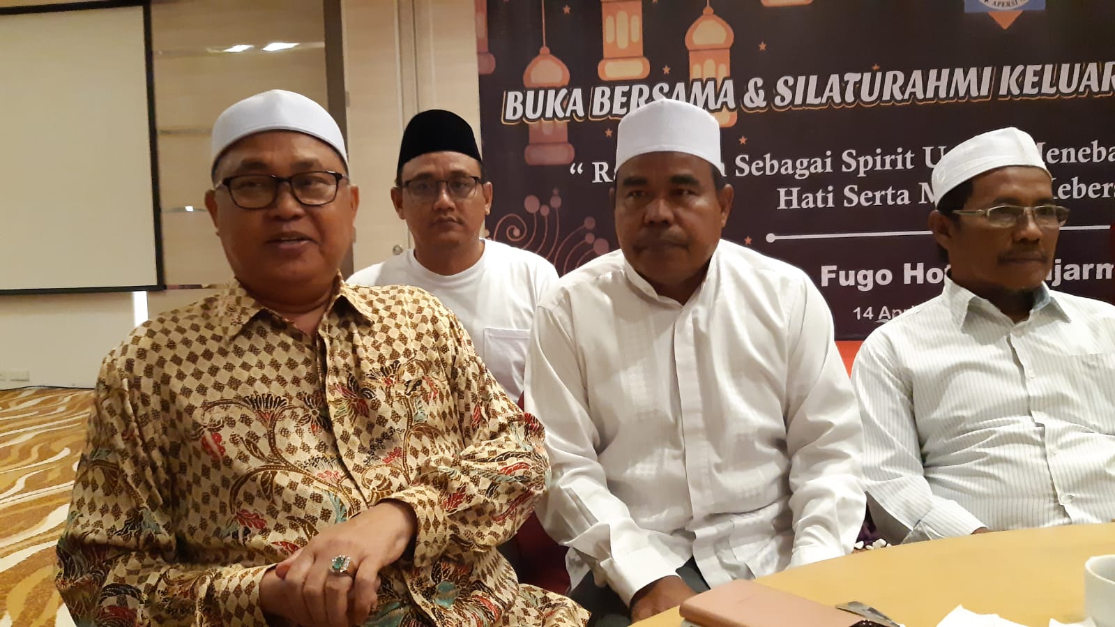 Ketua Apersi Kalsel H Hamdani bersama yang lainnya