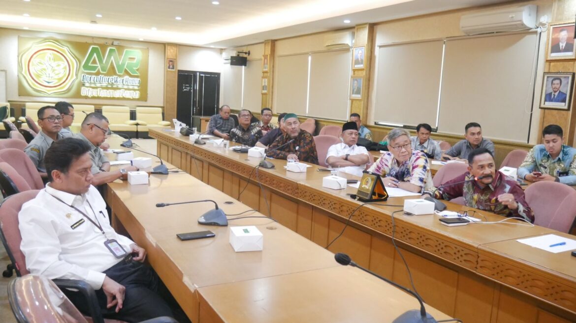 Rombongan Komisi II DPRD Provinsi Kalsel kunjungan kerja ke Dirjen Tanaman Pangan RI di Jakarta.(foto : humasdprdkalsel)