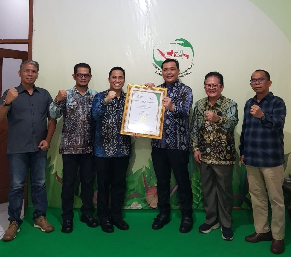 Wali Kota Banjarbaru Terima Sertifikat Paripurna RSD Idaman
