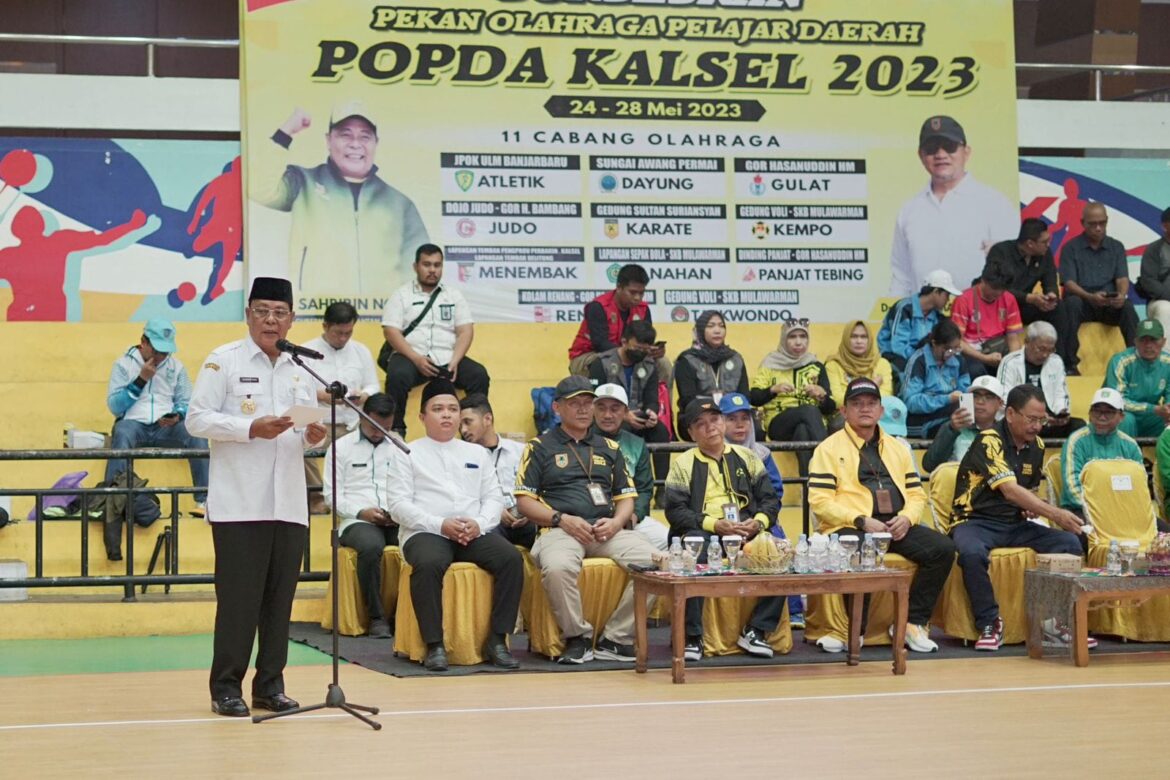Gubernur Kalsel, Sahbirin Noor, saat membuka Popda Kalsel 2023 Tahun 2023 di GOR Hasanuddin Banjarmasin, Rabu (24/5/2023).
