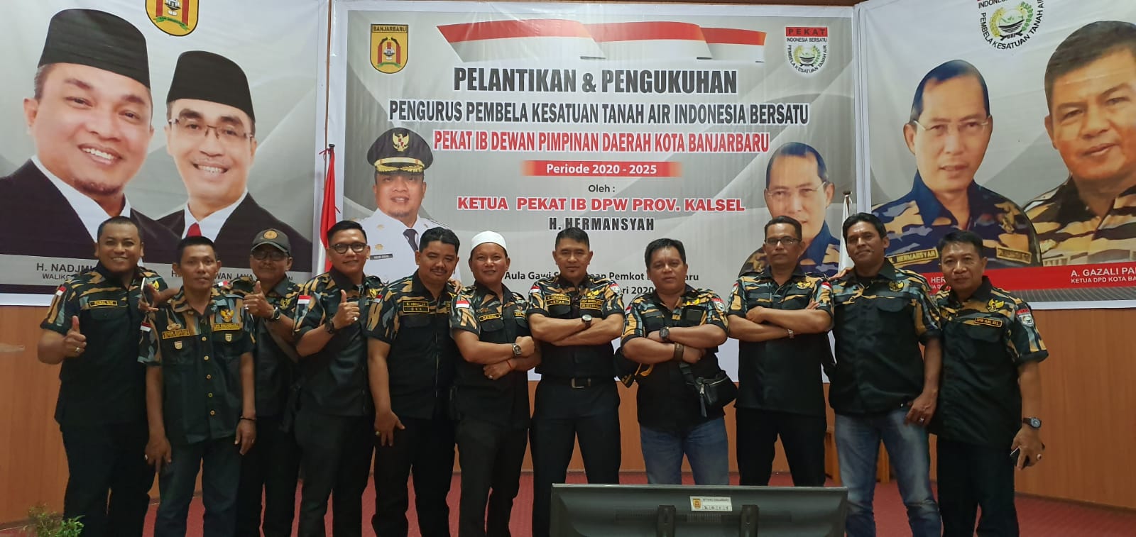 Para pengurus DPD PEKAT IB Banjarmasin saat pelantikan beberapa waktu lalu ( foto istimewa)