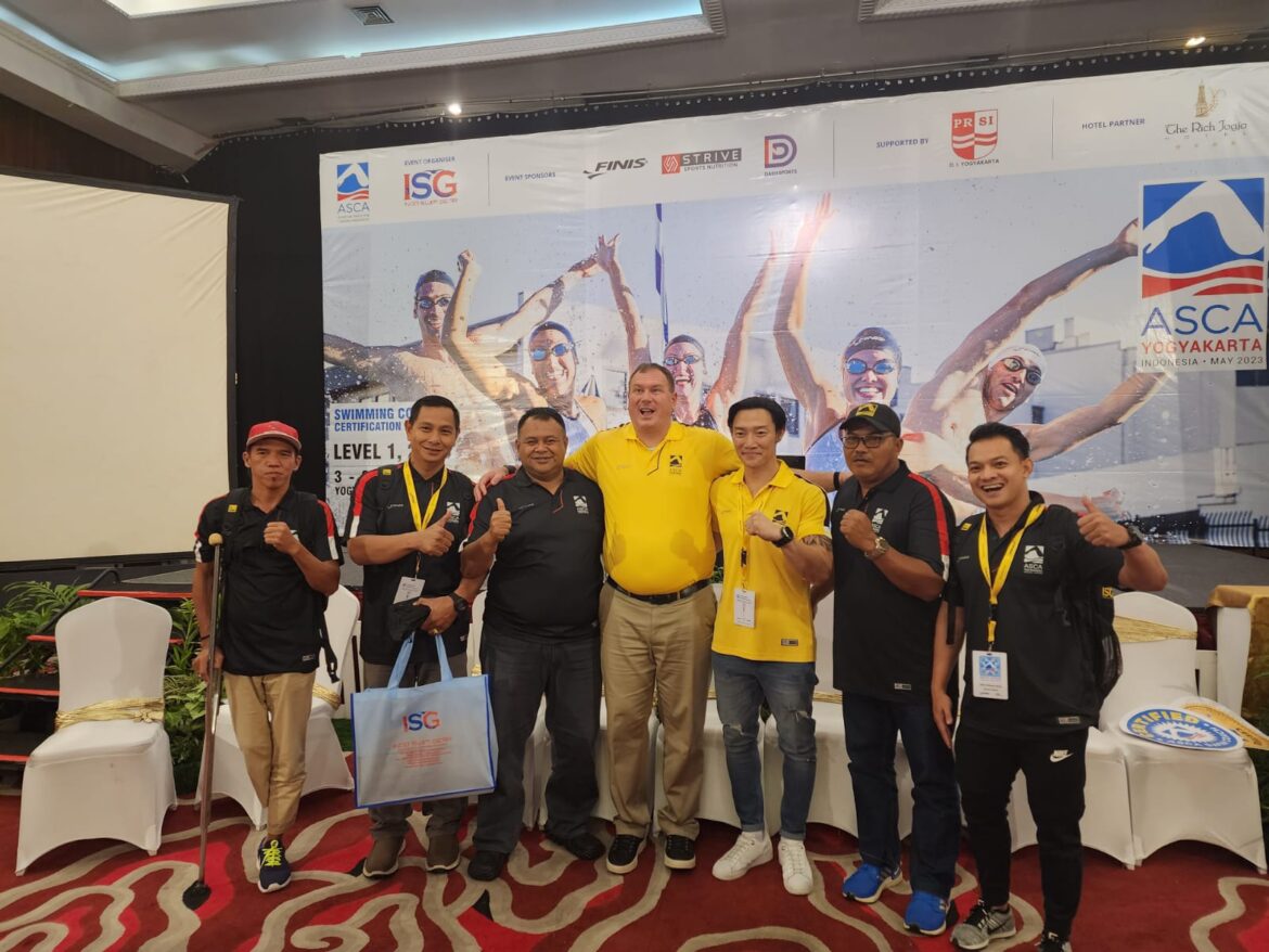 Pelatih renang Kalsel yang mengikuti pelatihan pelatih American Swimming Coachers Association (ASCA) Certification Course, di Yogyakarta, belum lama tadi. (foto: ist/brt)