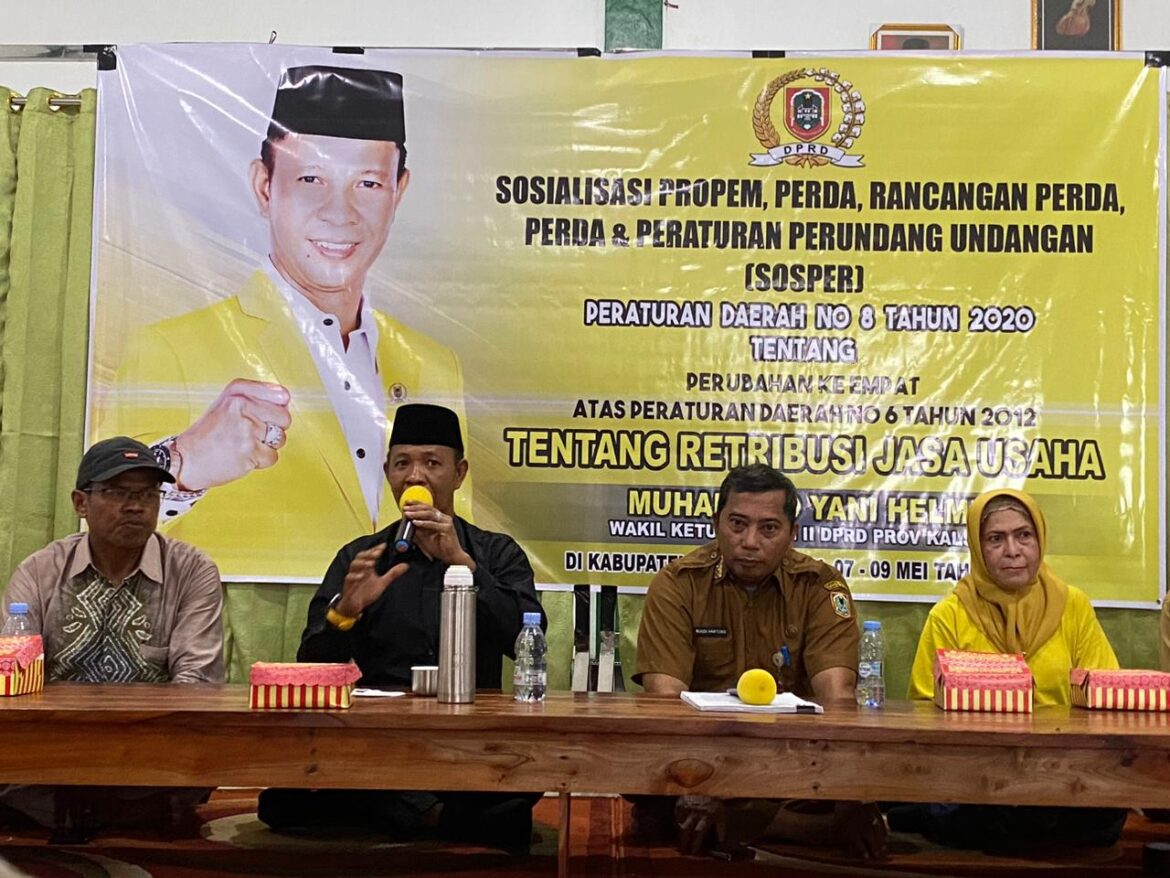 Wakil Ketua Komisi II DPRD Provinsi Kalsel Muhammad Yani Helmi melaksanakan kegiatan Sosialisasi Perda Kalsel Nomor 8 Tahun 2020 tentang Perubahan Keempat Atas Perda Nomor 6 Tahun 2012 tentang Retribusi Jasa Usaha di Desa Api Api, Kecamatan Kusan Tengah, Kabupaten Tanbu.(foto : ist)