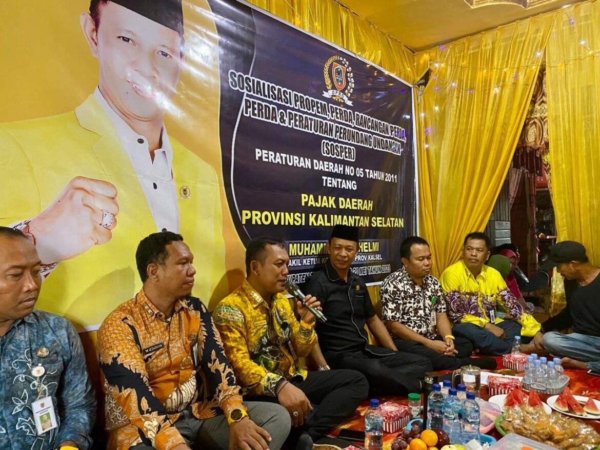 Wakil Ketua Komisi II DPRD Provinsi Kalsel Muhammad Yani Helmi melaksanakan kegiatan Sosialisasi Perda Provinsi Kalsel Nomor 5 Tahun 2011 tentang Pajak Daerah di Kabupaten Tanbu.(foto : ist)