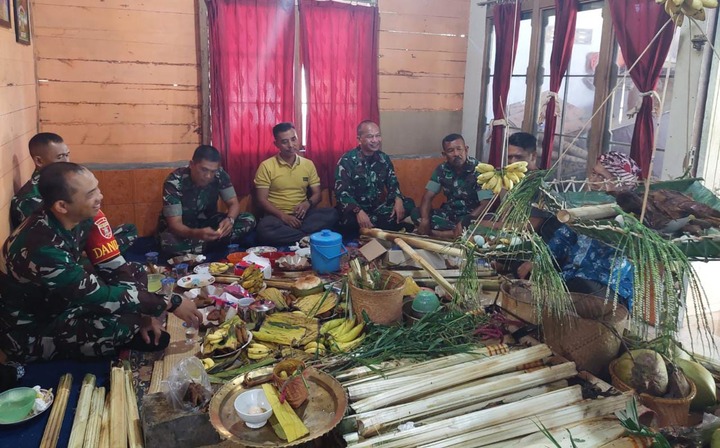 Aruh Adat Baduduk Dayak Labuhan Kecamatan Batang Alai Selatan