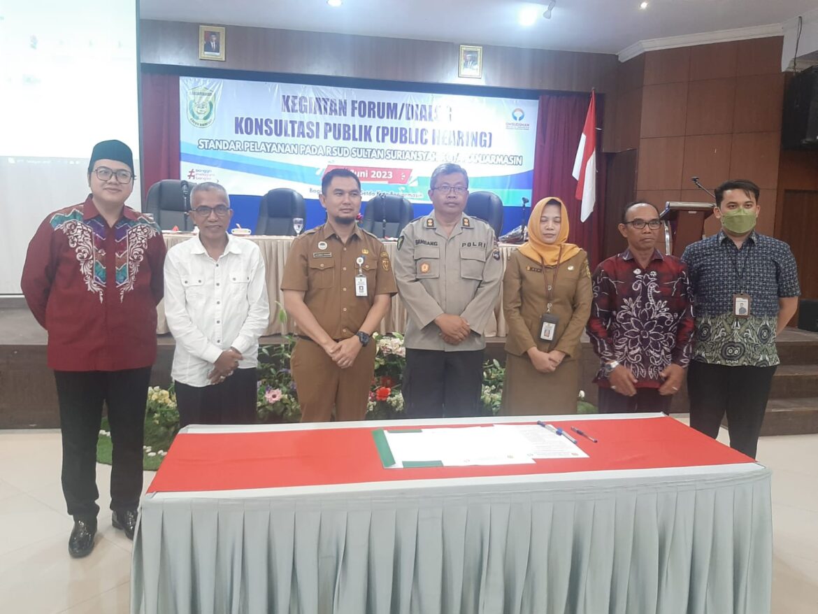 Forum/Dialog Konsultan Publik (Public Hearing) standar pelayanan RSUD Sultan Suriansyah.