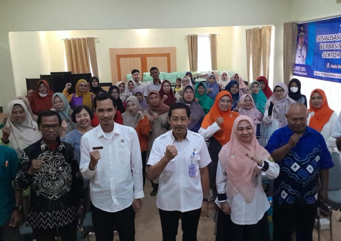 Jajaran Pemkot Banjarmasin bersama para pelaku usaha di Kota Banjarmasin.