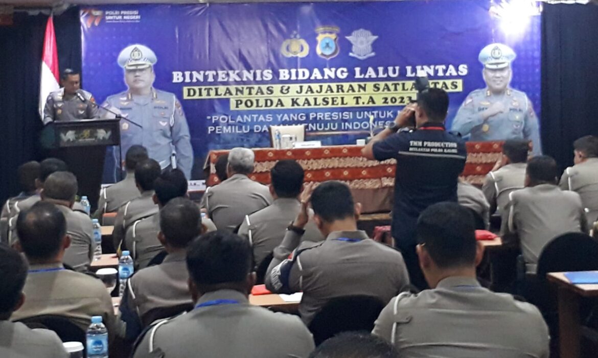 Direktorat Lalu Lintas Polda Kalsel dan jajaran Polres-Polresta menggelar Bimbingan Teknis (Binteknis). (Foto : Iman Satria)