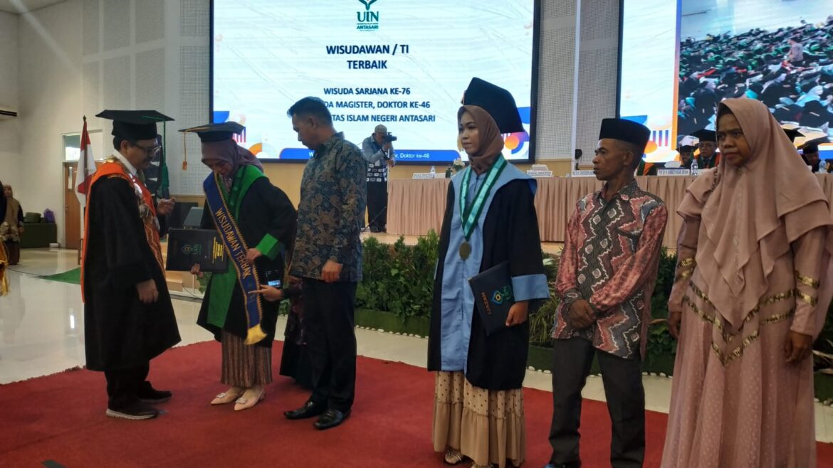 Makin mantap dengan banyaknya wisudawan yang mendapat Predikat Pujian (foto:istimewa)