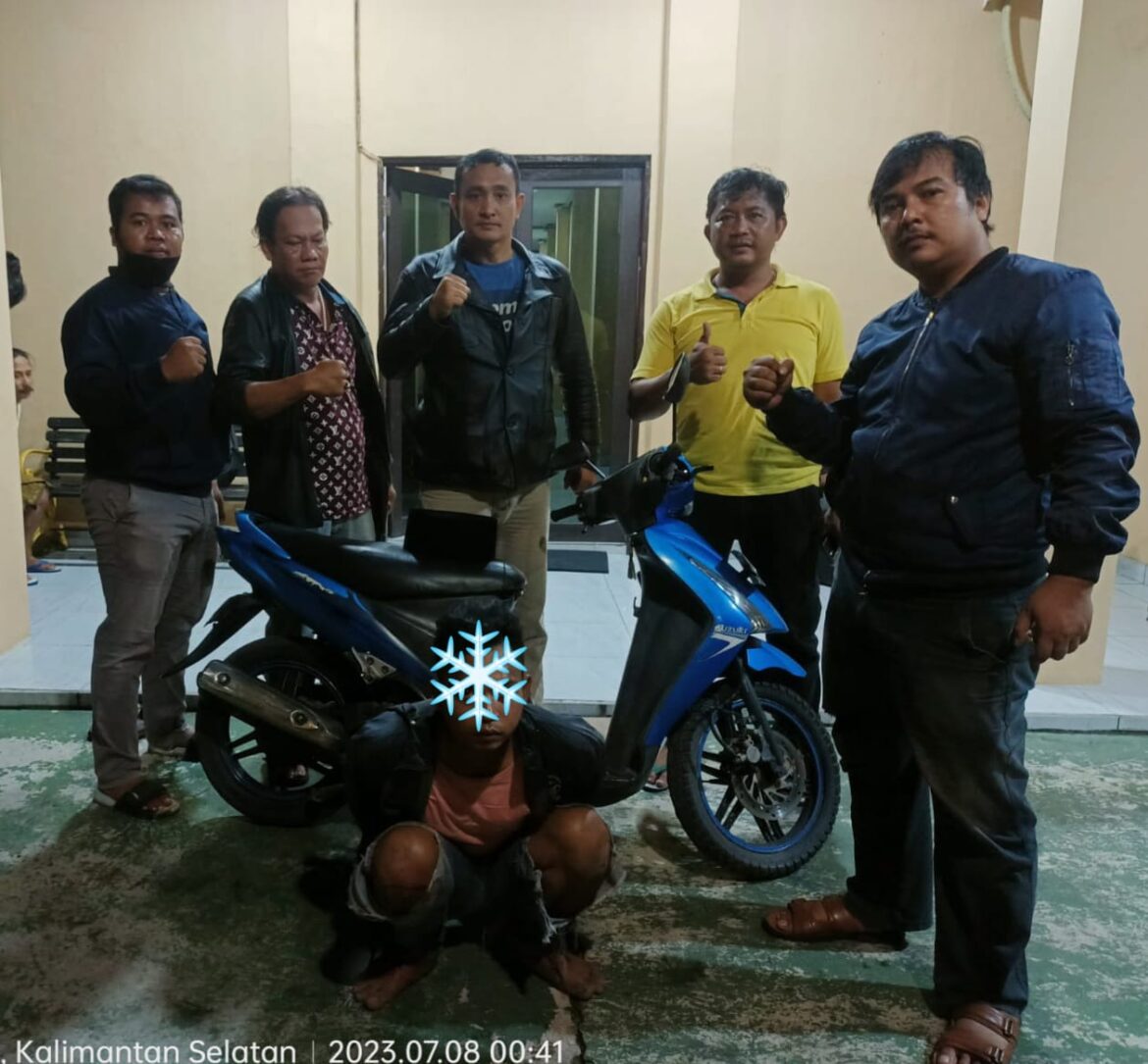 PELAKU CURANMOR - Pernah tinggal Bersama dengan korban, ternyata pelaku curanmor di Jalan Pramuka Banjarmasin Timur, Jumat (7/7/2023) sore. (foto:ist)