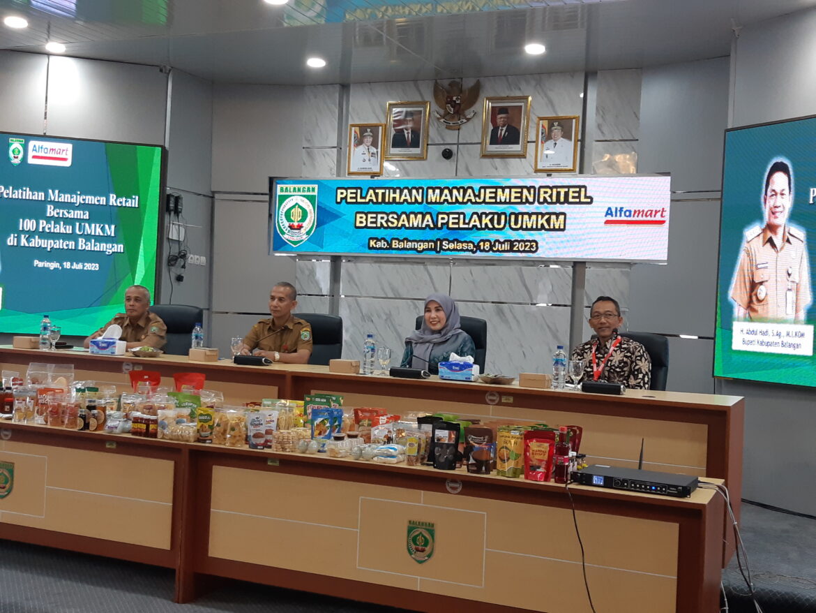 - Puluhan pelaku usaha mengikuti pelatihan manajemen UMKM di Balangan