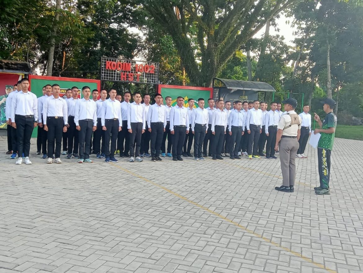 Kodim 1002/HST Berangkatkan Puluhan Peserta Seleksi Bintara TNI AD