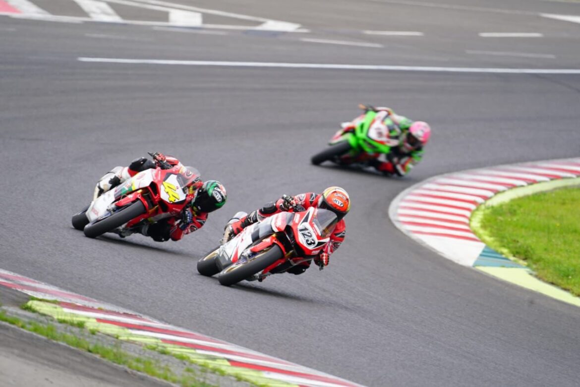 Saat balapan pertama putaran ketiga Asia Road Racing Championship (ARRC) 2023