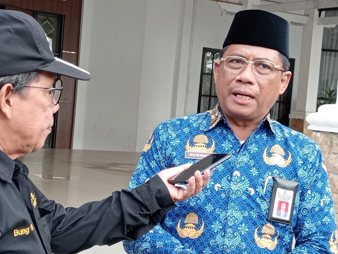 Asisten Bidang Perekonomian dan Pembangunan Setda Barito Kuala (Batola), Rusmadi, selaku Kepala Tim Pengendalian Inflasi Daerah Kabupaten Batola menyampaikan kegiatan pengendalian inflasi. Termasuk soal ketahanan pangan.