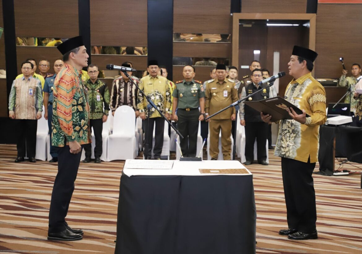 Gubenur Kalsel H Sahbirin Noor (Paman Birin) Melantik Fachruddin Menjadi Direktur Utama Bank Kalsel (foto:ist)