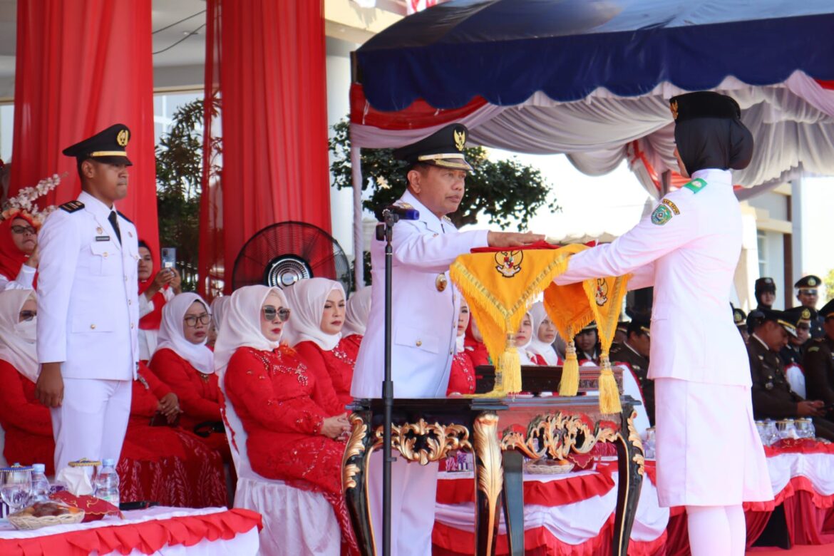 Bupati Tapin, HM Arifin Arpan Menjadi Inspektur Upaca pada Peringatan HUT ke-78 RI di Rantau