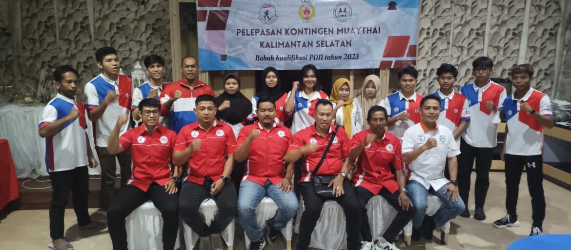 Pelepasan Kontingen Muaythai Pra PON Kalsel, Jumat (18/8) di Cafe Nostalgia Jalan Belitung, Banjarmasin. (foto: Tolah/brt)