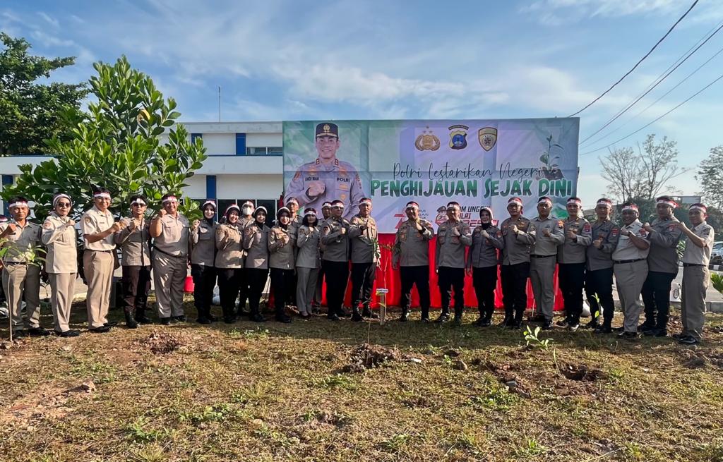Polri Lestarikan Negeri 'Penghijauan Sejak Dini' (Foto Iman Satria)