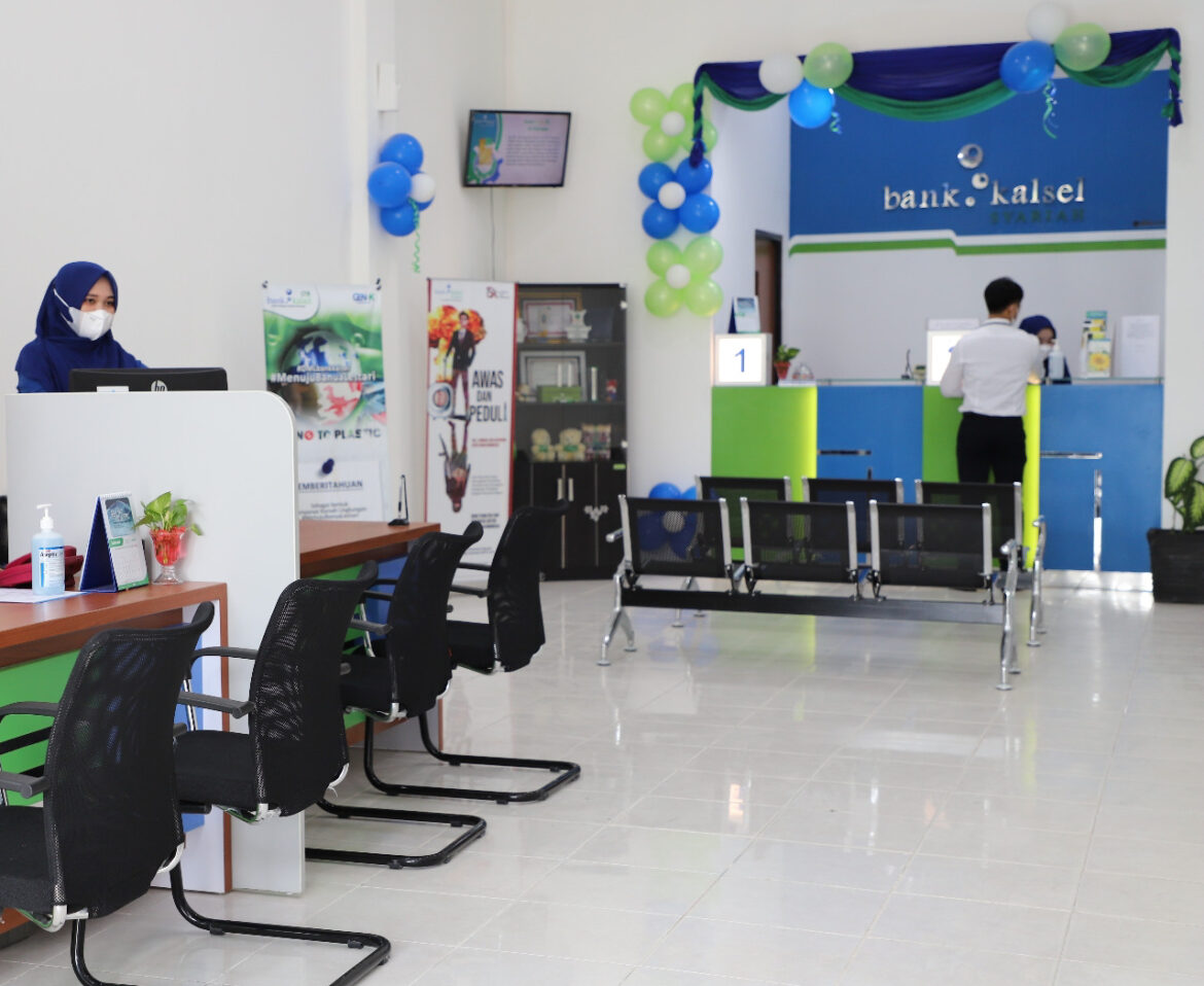 Pembayaran pajak telah dipermudah dengan cara non tunai melalui Bank Kalsel (foto:istimewa)