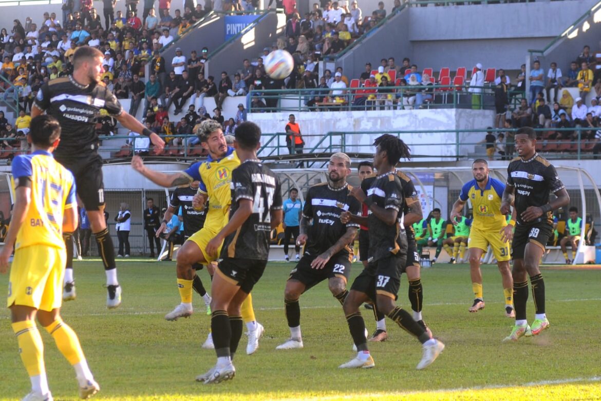Tim Barito Putera saat menjamu Dewa United yang berakhir 2-1 dipertandingan pekan ke 7 Liga 1 Indonesia, Rabu (9/8/2023) sore di Stadion Demang Lehman, Kabupaten Banjar. (foto: Iman Satria/brt)
