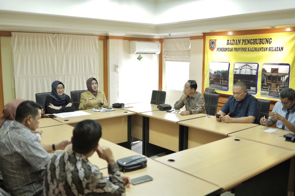 Rombongan Komisi IV DPRD Provinsi Kalsel melaksanakan kunjungan kerja ke Badan Penghubung Provinsi Kalsel di Jakarta.(foto : humasdprdkalsel)