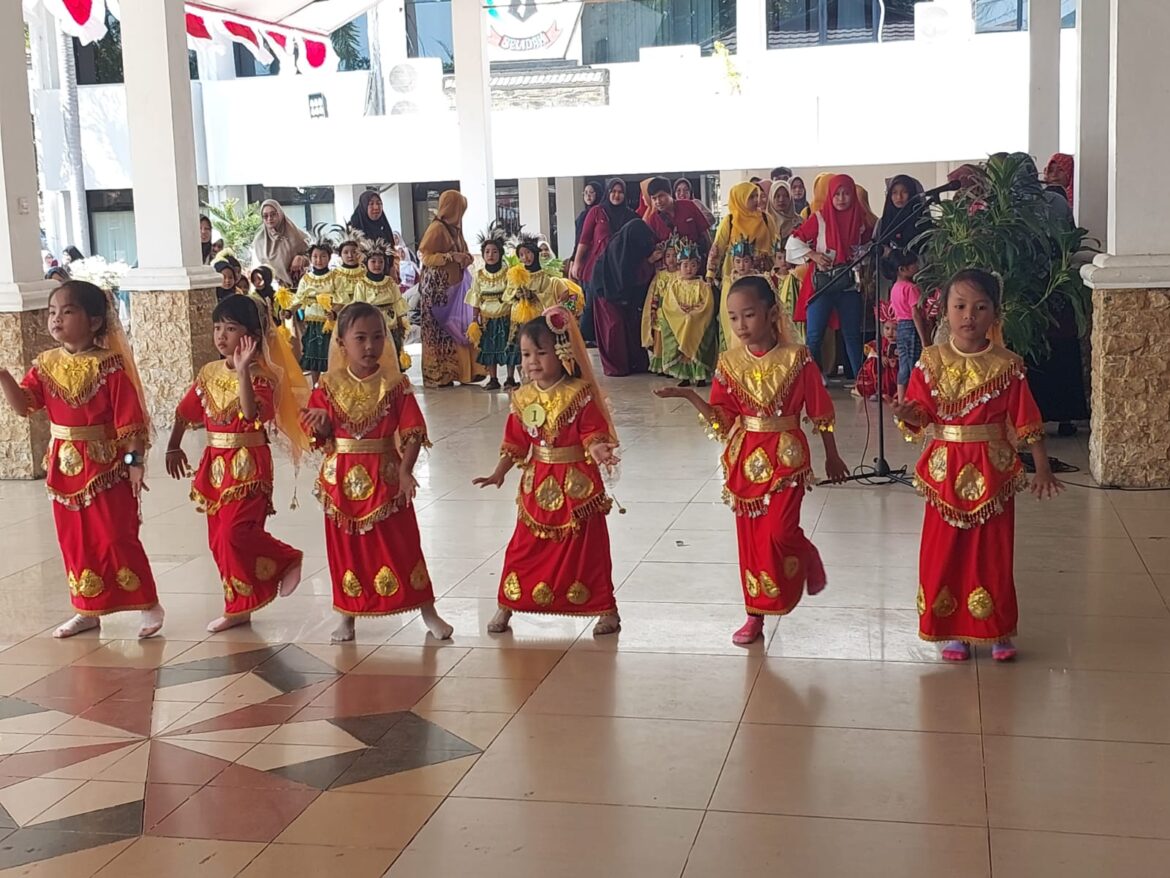 Tampak ramai dipenuhi anak-anak PAUD perwakilan seluruh kecamatan se-Kabupaten Batola