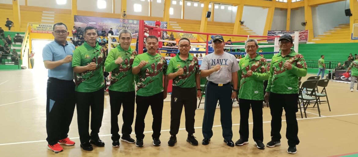Pembukaan Kejurprov Tinju Piala Danrem Cup dalam rangkaian Hari Ulang Tahun (HUT) TNI ke-78, Rabu (27/9/2023) di GOR Hasanuddin HM Banjarmasin. (foto: Tolah/brt)