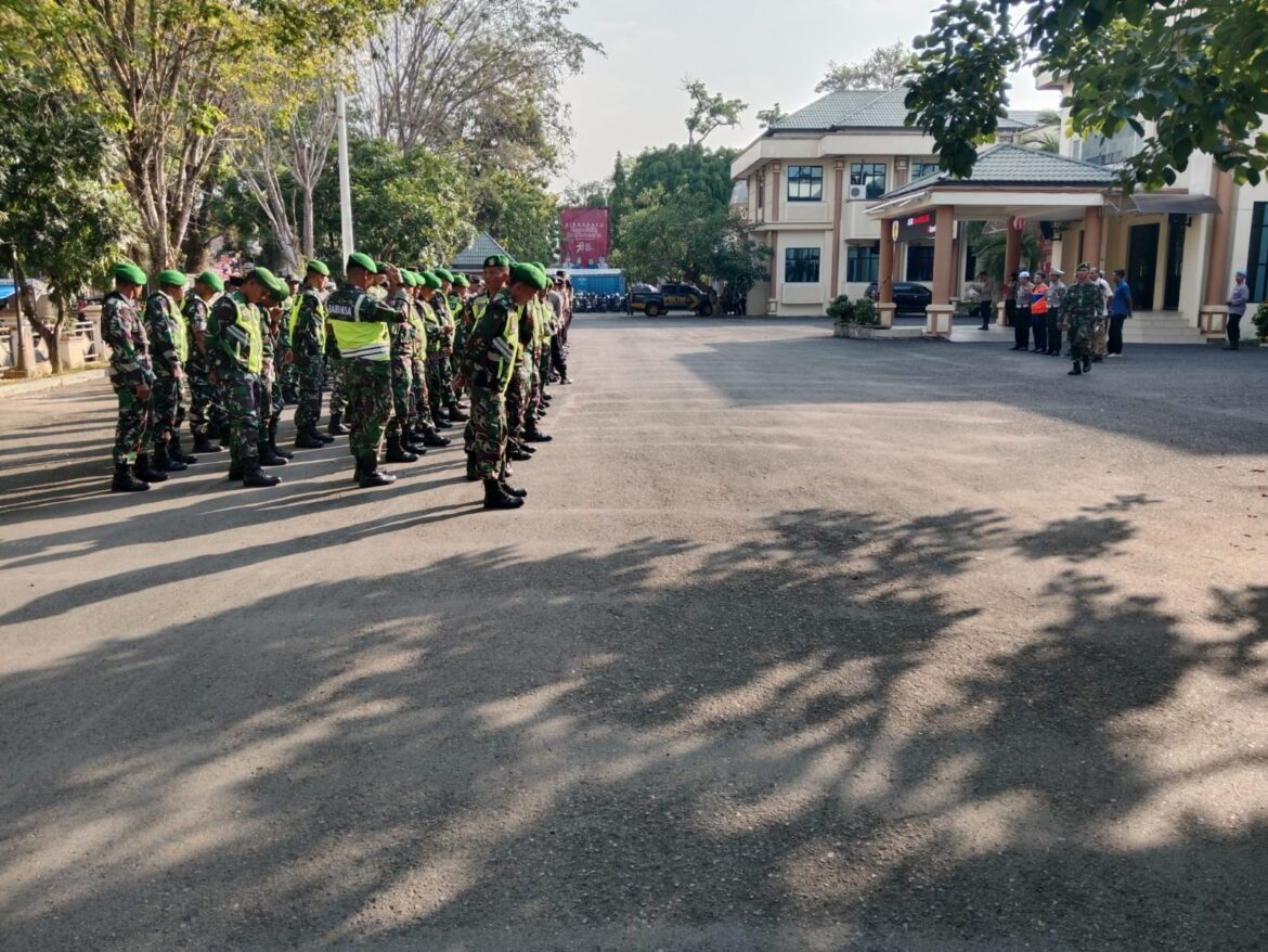 Apel gabungan dalam pengamanan acara tabligh akbar UAS di Kabupaten HST.(foto : yufanata/brt)