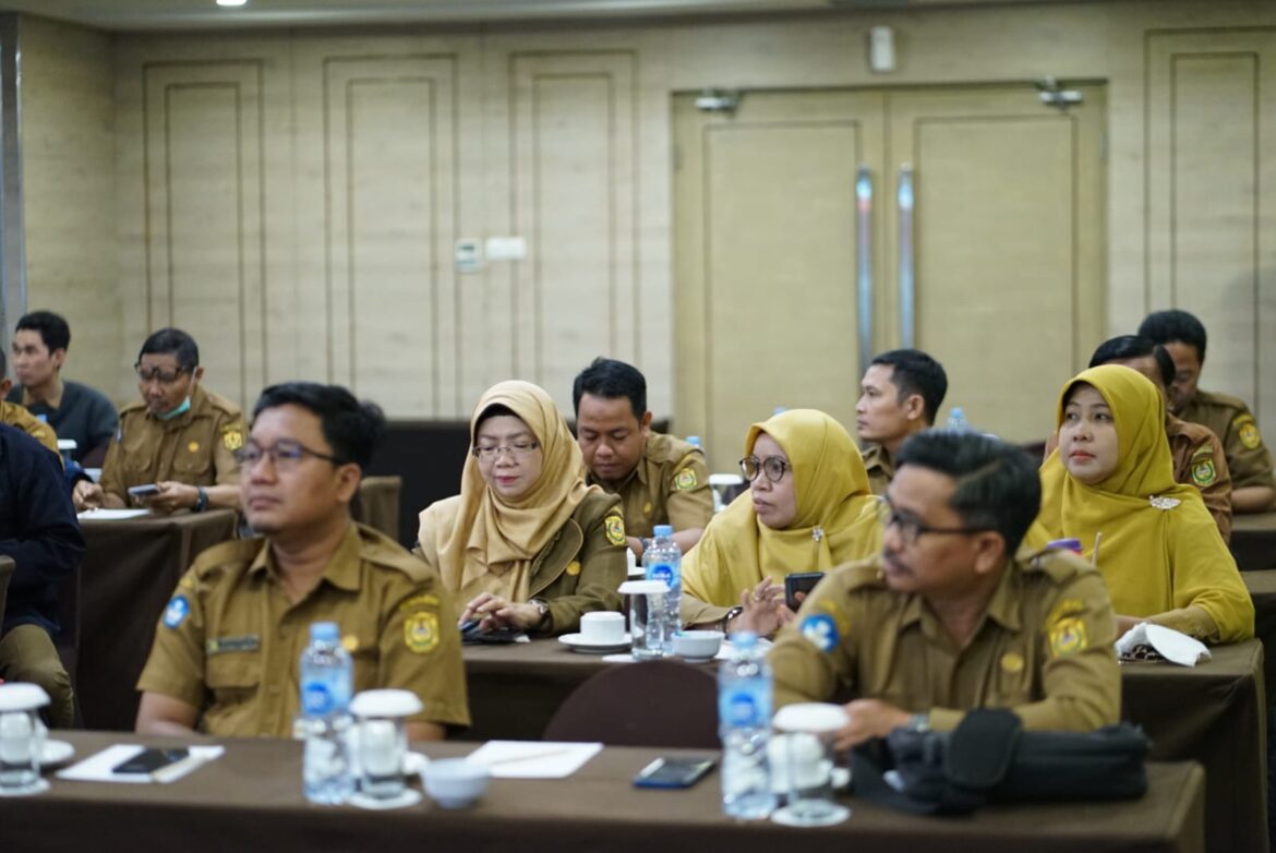 Pertemuan Disdik Banjarmasin dan seluruh Kepsek SD dan SMP Banjarmasin di Hotel Rattan Inn.