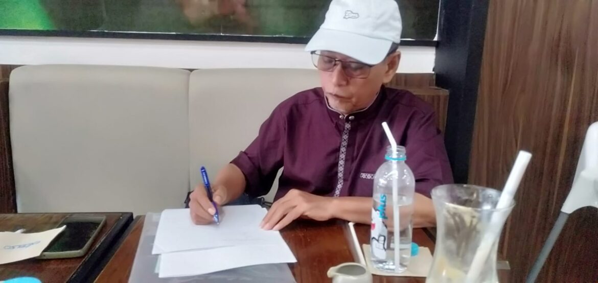 Salah satu anggota tim penasehat hukum dari Kantor Hukum Fakhmi dan rekan, Arasid Rahman SH MH.