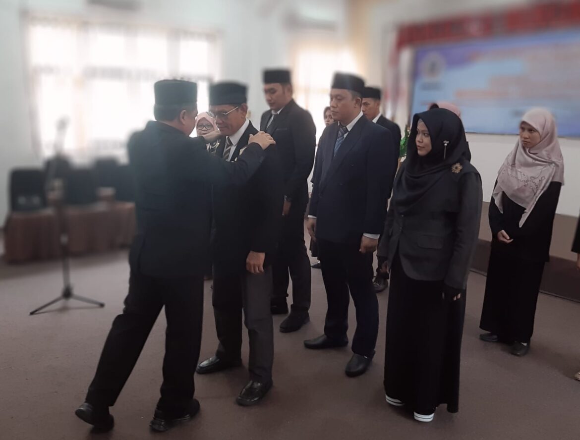 Pelantikan Dekan FKIP Uniska serta jajaran oleh Rektor Uniska Prof Abdul Malik, Sabtu (16/9/2023).