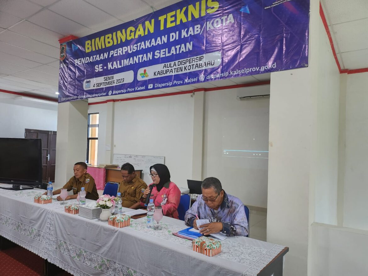 Dispersip Provinsi Kalsel menggelar Bimbingan Teknis Bagi Pengelola Perpustakaan Desa dan Perpustakaan Sekolah se-Kabupaten Kotabaru.(foto : rakhmad/brt)