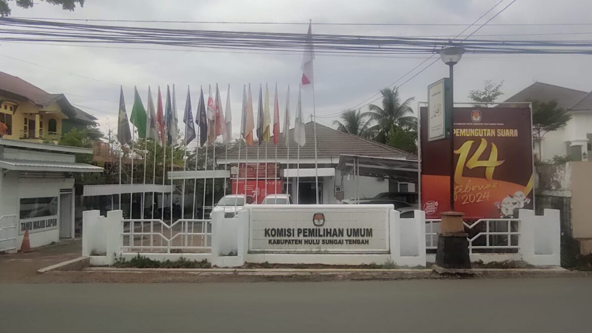 Kantor KPU Kabupaten HST di Barabai.(foto : yufanata/brt)