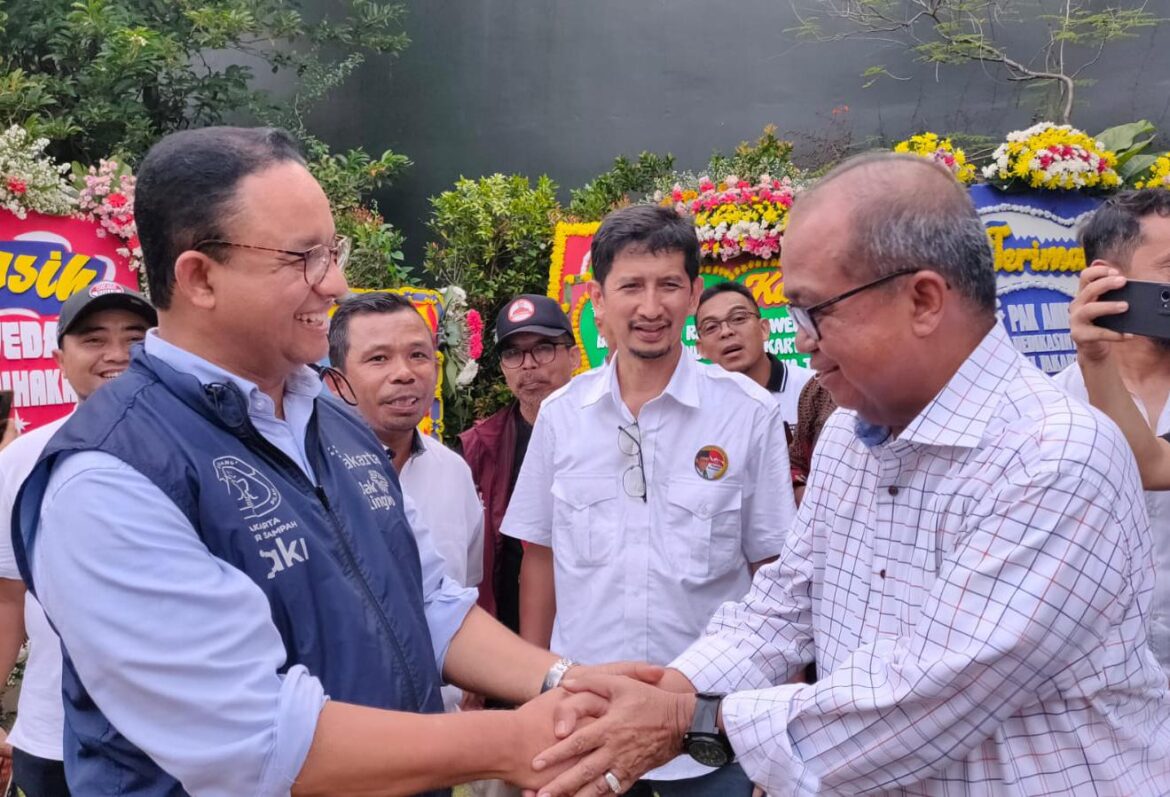 Capres Anies Baswedan saat berjumpa H Martinus (foto:istimewa)