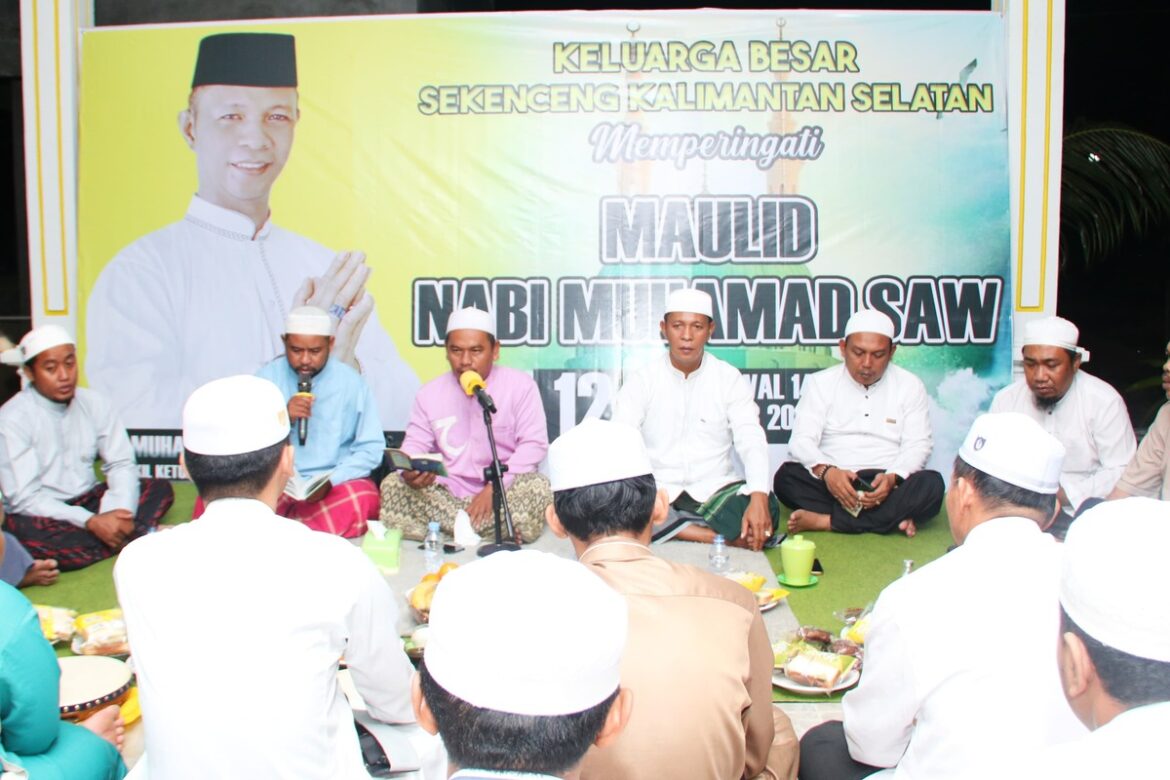 Wakil Ketua Komisi II DPRD Provinsi Kalsel Muhammad Yani Helmi karib bersama Keluarga Besar Sekenceng Kalsel menggelar peringatan Maulid Nabi Muhammad SAW 1445 Hijriyah di Kabupaten Tanbu.(foto : ist)