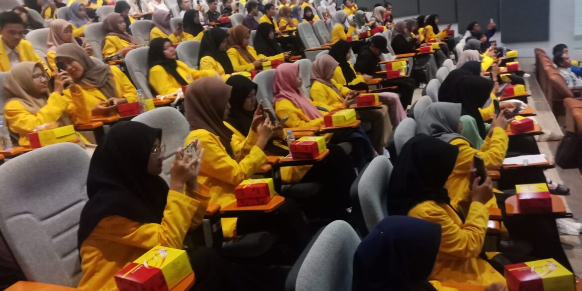Ratusan Mahasiswa Mengikuti Seminar Safety Riding ‘Kami Bangga Generasi #Cari_Aman’ di FEB ULM Banjarmasin