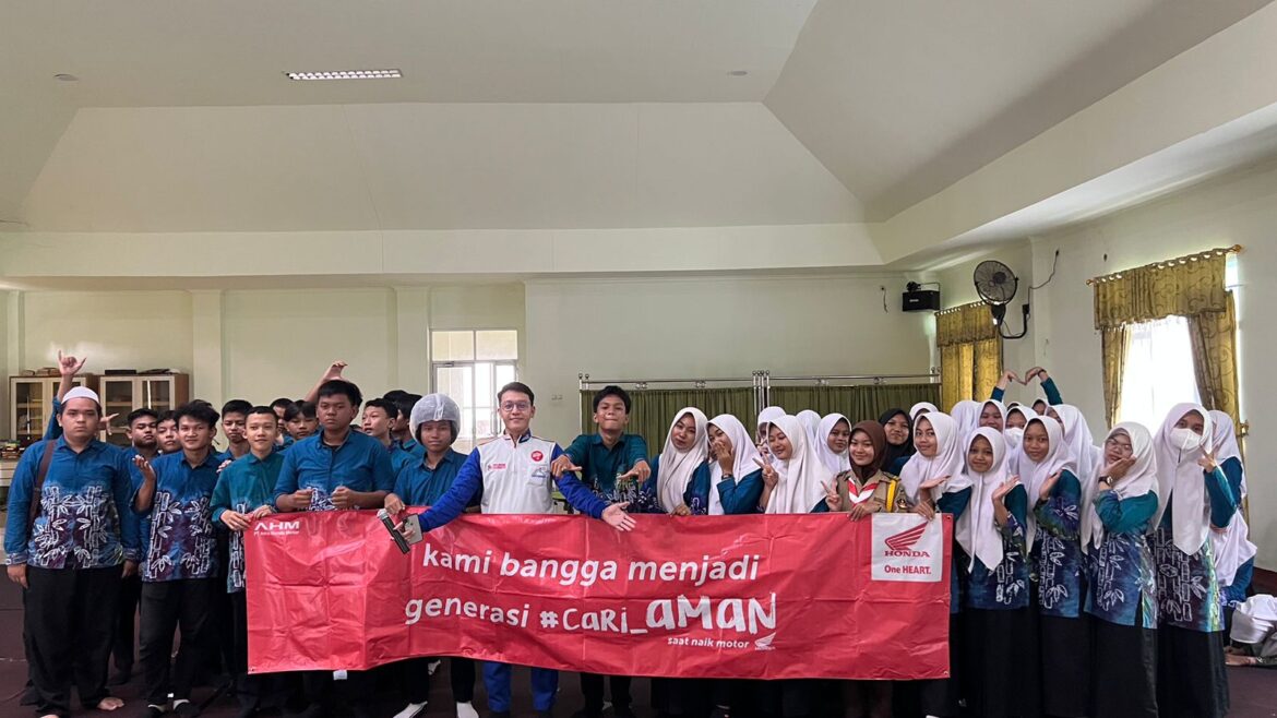Generasi #Cari_Aman Berkendara di MAN 4 Banjar