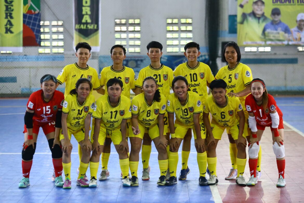 Tim futsal putri Kalsel yang menjadi tuan rumah Pra PON 2023. (foto: Tolah/brt)