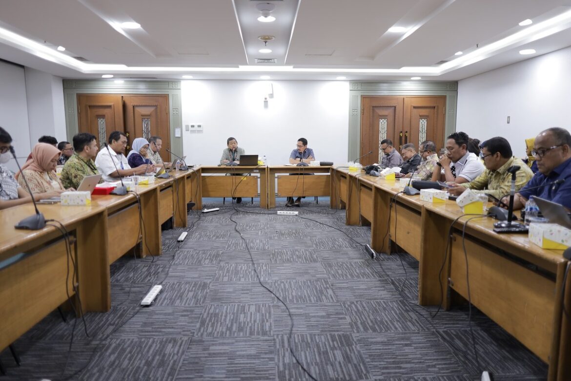 Rombongan Pansus III DPRD Provinsi Kalsel saat bertandang ke Kantor BRIN di Jakarta untuk perkaya materi Raperda Inovasi dan Riset Daerah.(foto : humasdprdkalsel)