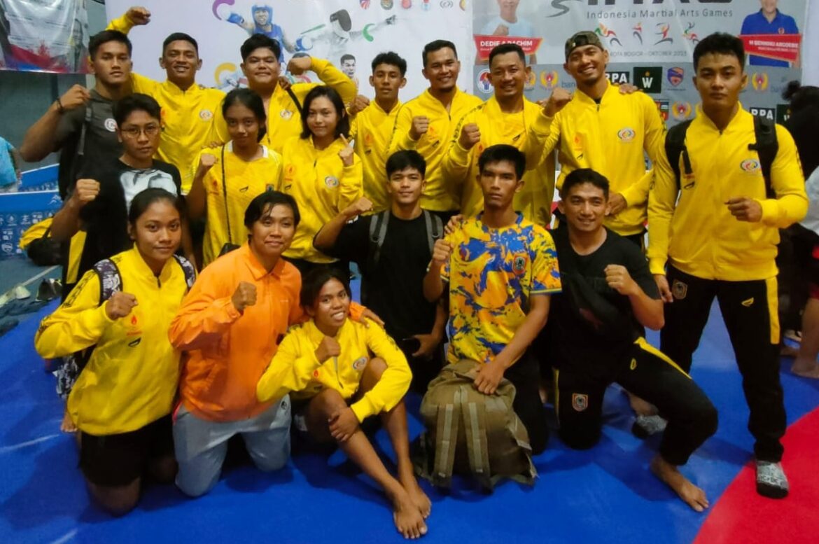 Kontingen Sambo Kalsel yang mengikuti babak kualifikasin PON pada 26 sampai 30 Oktober 2023 di Kota Bogor, Jawa Barat (Jabar). (foto: ist/brt)