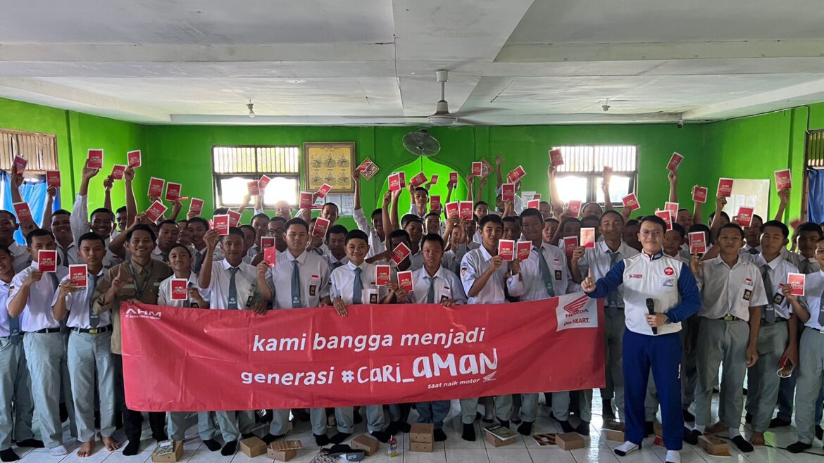 Generasi #Cari_Aman Bersama Siswa/Siswi SMK PGRI Banjarbaru
