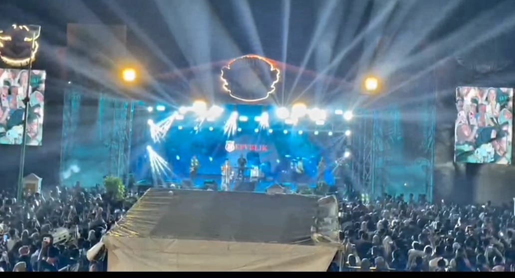 Memukau Penonton Band Repvblik di HDCI